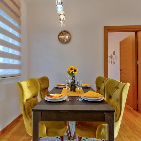 Blue-angel-lux 兹拉蒂博尔